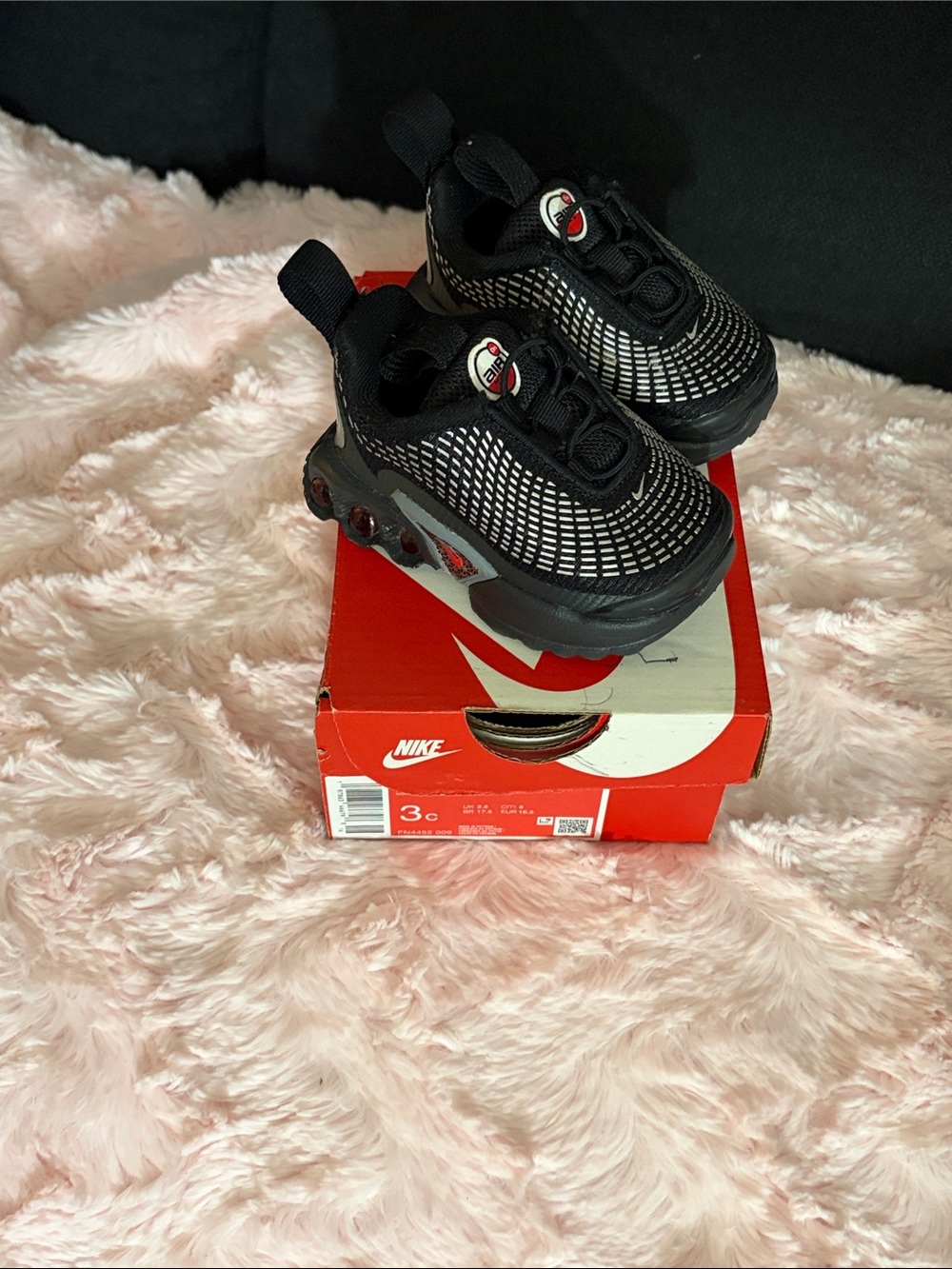 Nike Kids Black and White Mesh Air Bubble Sneakers